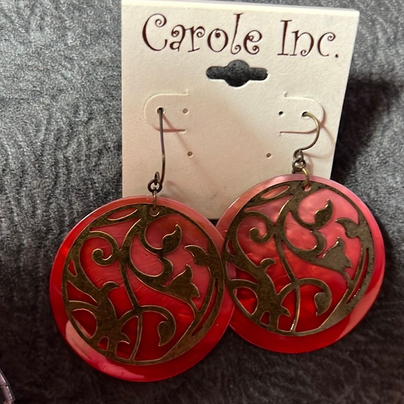 She’ll and hold earrings - Picture 2 of 2